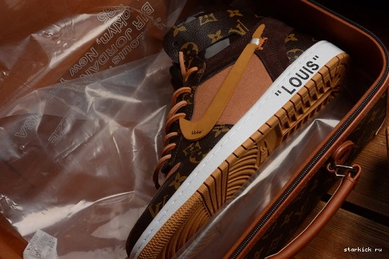 1 O-W AQ0818-158 CASE) AQ0818-158 -LouiV AIR (WITH JORDAN 0228